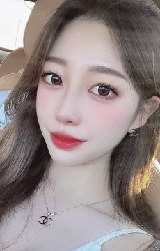 REAL SELFIE 8 — 젊은 여성 셀카