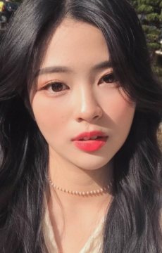 REAL SELFIE 12 — 젊은 여성 셀카